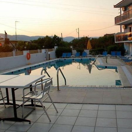 Britannia Otel Agrilia Dış mekan fotoğraf