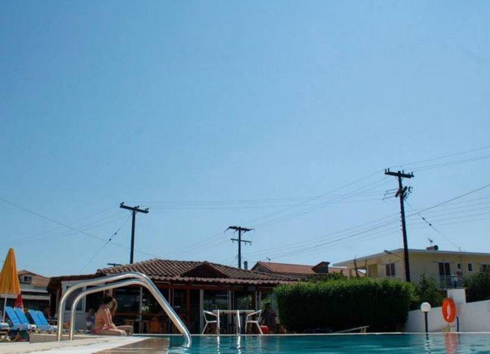 Britannia Otel Agrilia Dış mekan fotoğraf